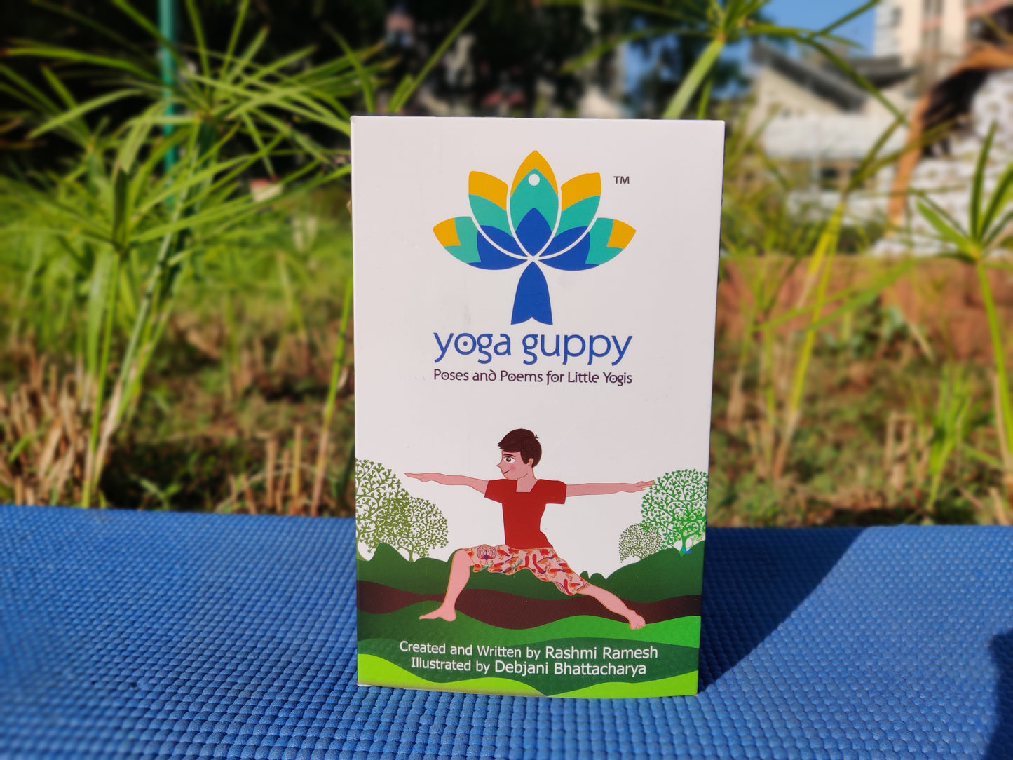 Yoga Guppy Colourful Flashcards with 40 Yoga Poses, Poems and Indian Art